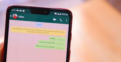 ¿Cómo evitar seguir apareciendo en línea en WhatsApp cuando ya no se está usando la app?